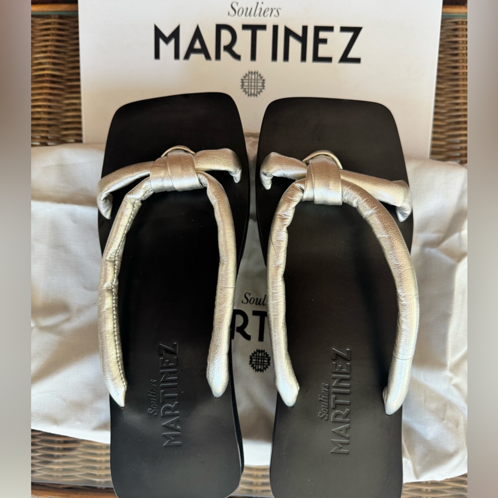 Women's Sandals - Black and Cream